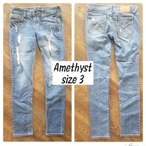 Amethyst size 3 distressed jeans